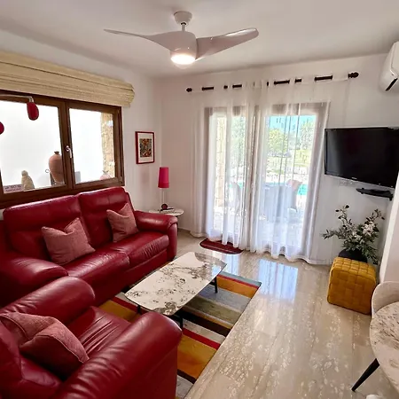 'villa Xenia' Hg25 - Relax And Enjoy The Golf Kouklia