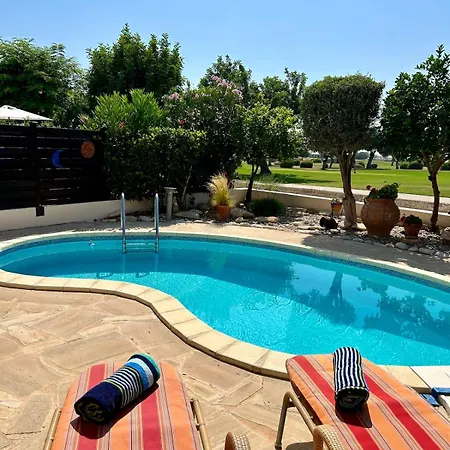 'villa Xenia' Hg25 - Relax And Enjoy The Golf Kouklia
